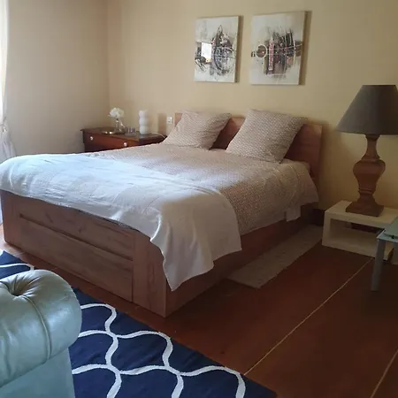 Domaine D'alemanie לינה וארוחת בוקר 3*