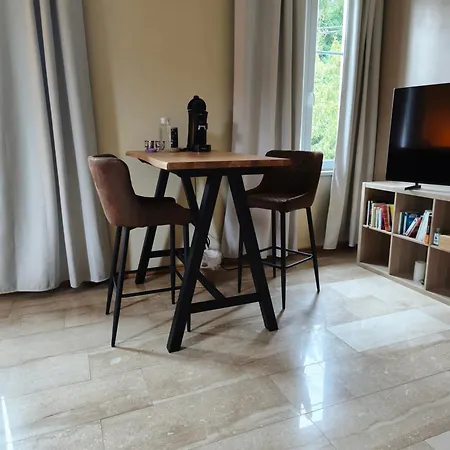 Domaine D'alemanie 住宿加早餐酒店 3*